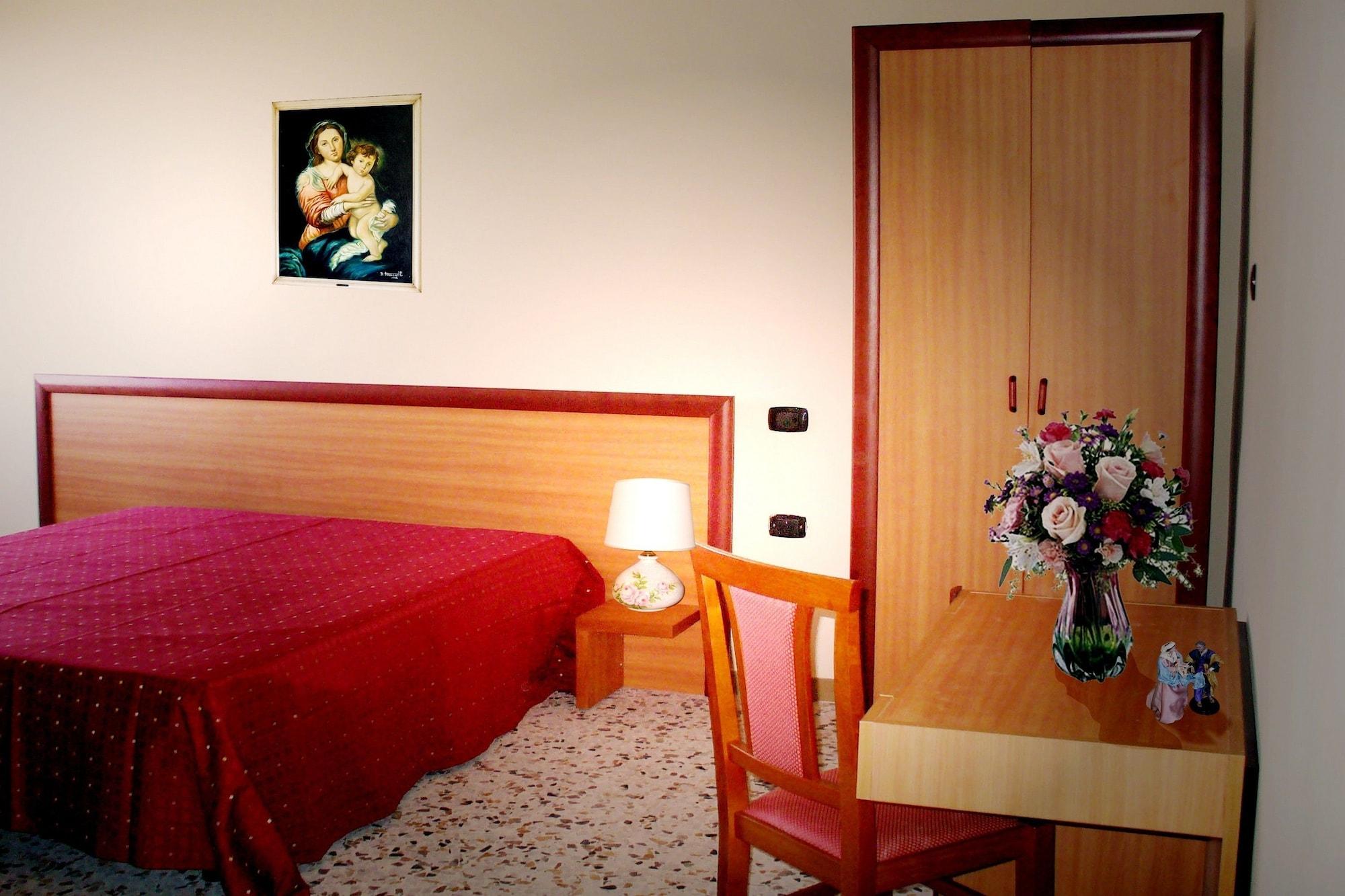 Hotel La Casa Del Pellegrino Sant' Anastasia Room photo
